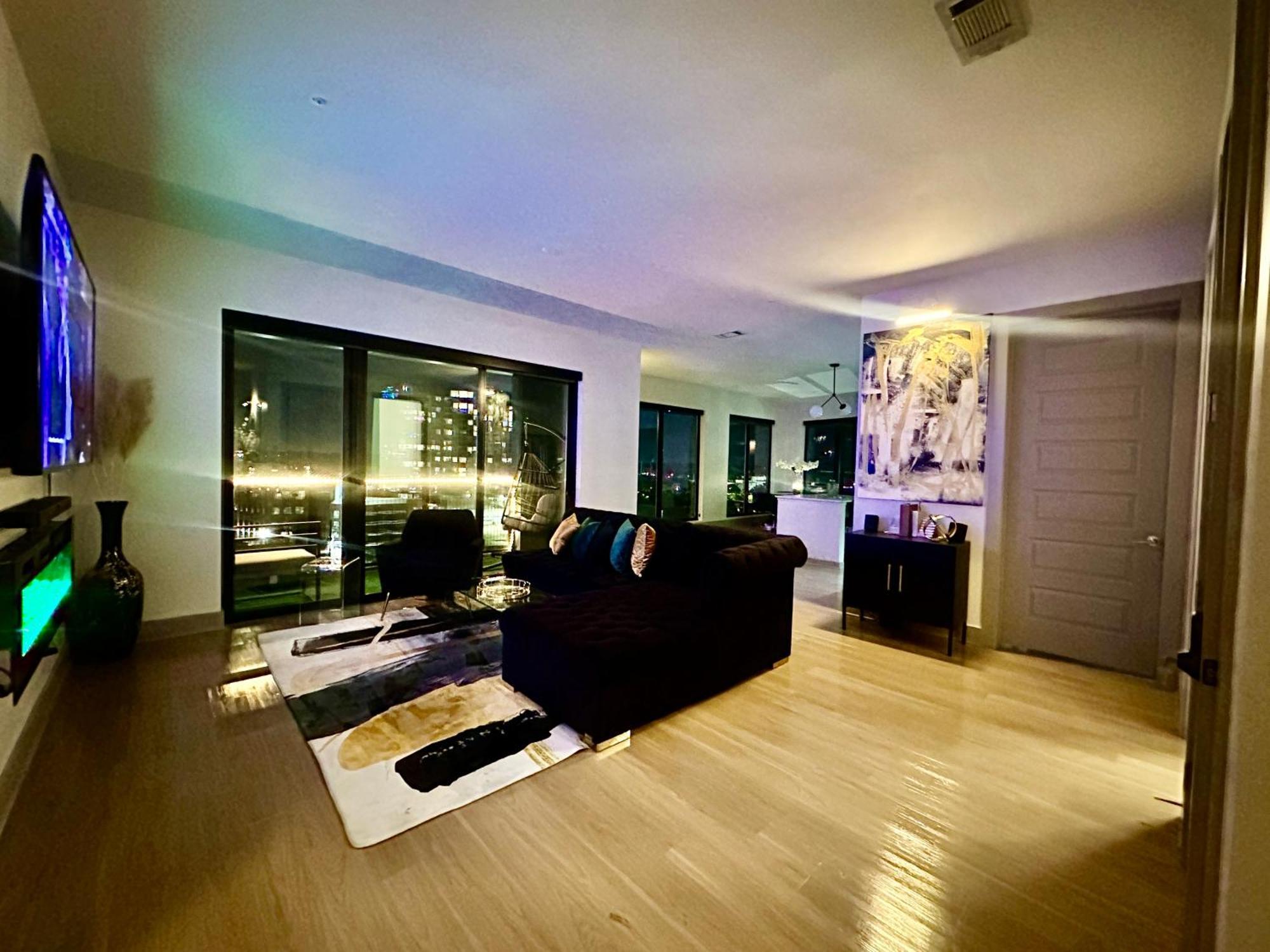 Modern Luxury At The Interlock Apartment Atlanta Bagian luar foto